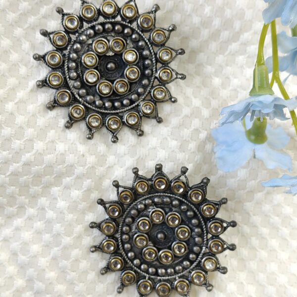 Radiant Sun Motif – Beaded & Stone-Studded Elegance